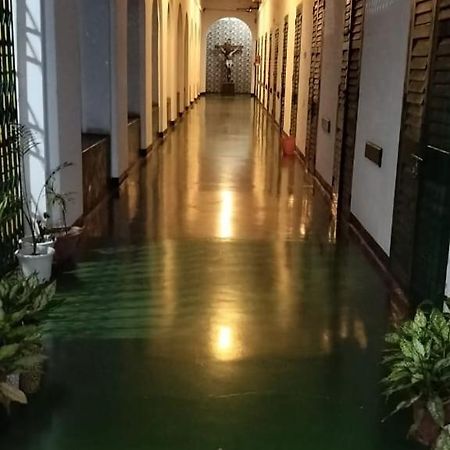 Ywca Gallway Guest House كولكاتا المظهر الخارجي الصورة