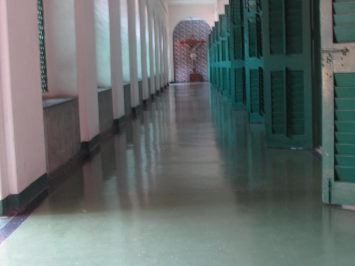 Ywca Gallway Guest House كولكاتا المظهر الخارجي الصورة